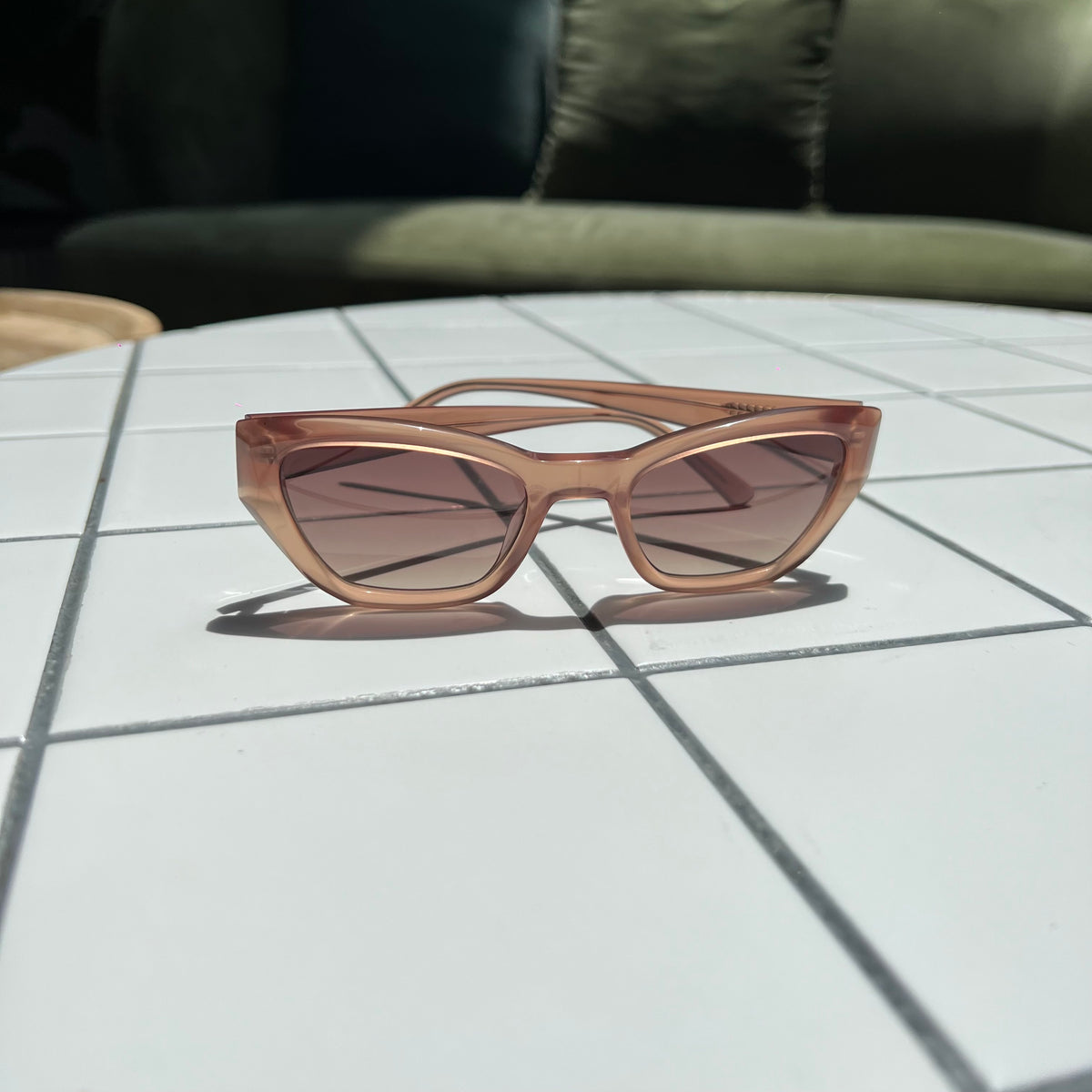 NEW! OTRA Nola Stylish Brown Sunglasses Nola - Crystal Brown/Mocha – GALLIGA main image 4